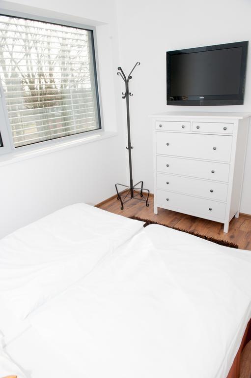 Villa Ladoven Luxusny Apartman 124M2 Martin Exterior foto