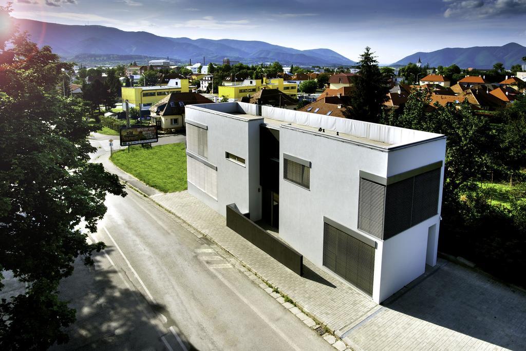 Villa Ladoven Luxusny Apartman 124M2 Martin Exterior foto