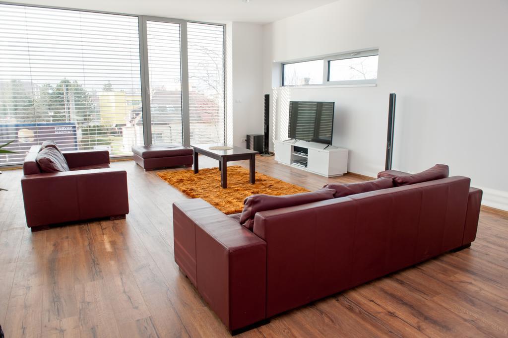 Villa Ladoven Luxusny Apartman 124M2 Martin Exterior foto