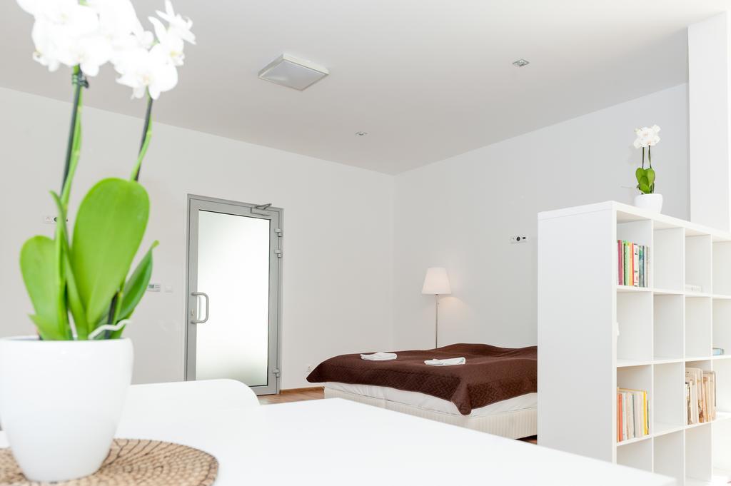 Villa Ladoven Luxusny Apartman 124M2 Martin Exterior foto