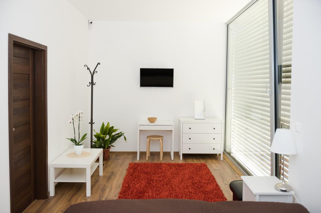 Villa Ladoven Luxusny Apartman 124M2 Martin Exterior foto